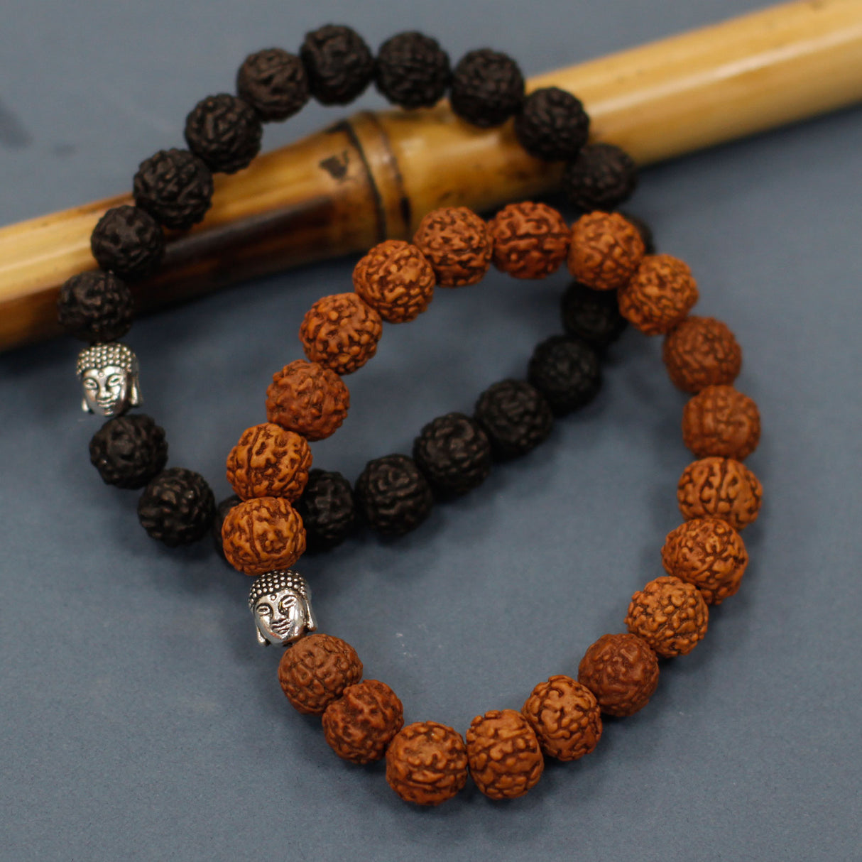 Brățară Mala Buddha Rudraksha, închisă la culoare