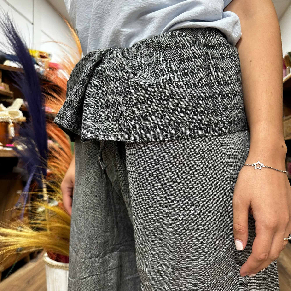Pantalon de yoga pêcheur thaï Mandala Mantra gris
