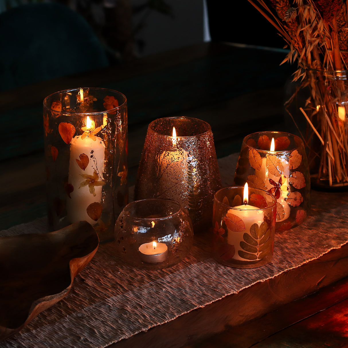 Bougeoir tealight votif en verre recyclé avec fleurs pressées 12x13 cm