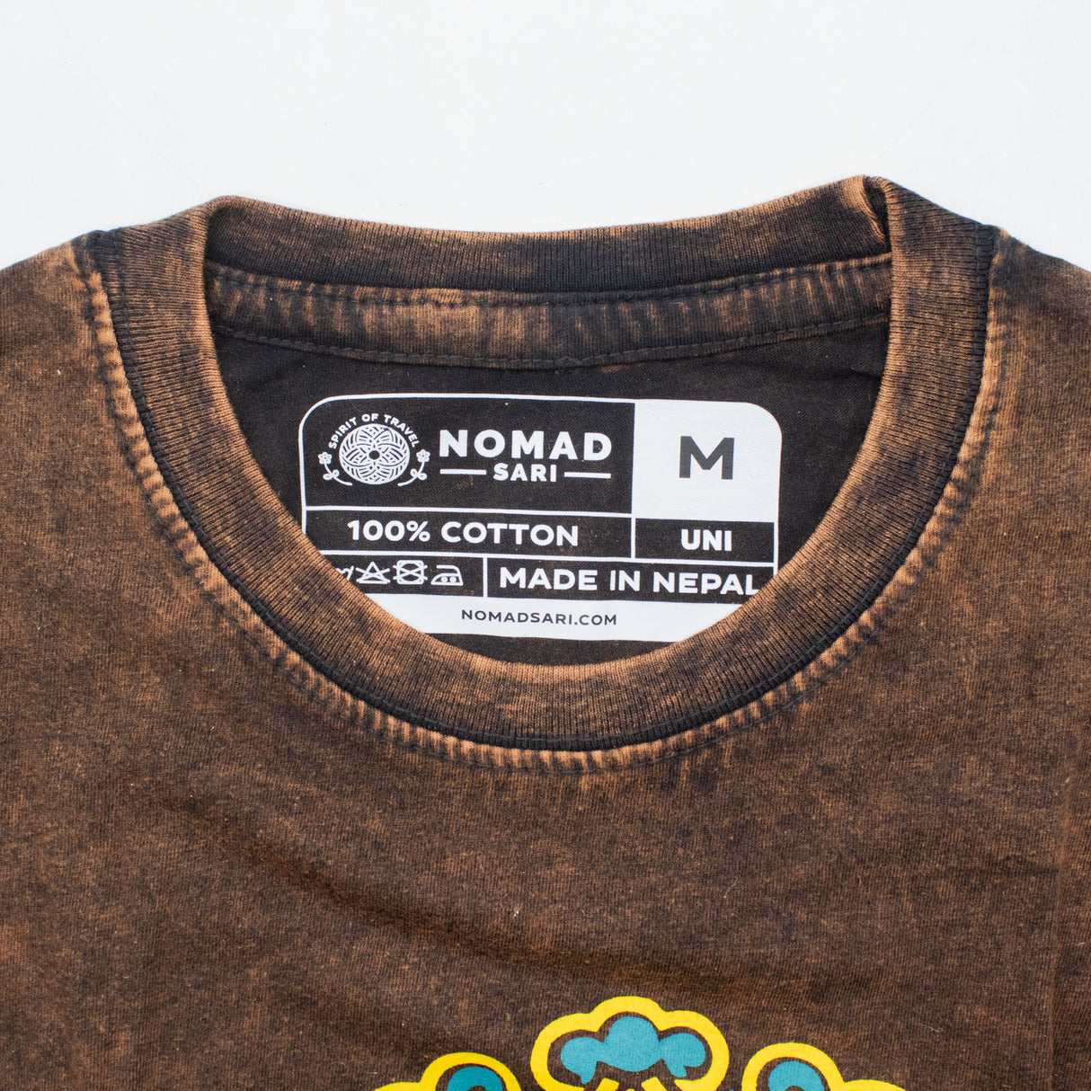 Nomad Sari tričko z stonewashed bavlny – Slunce a zvěrokruh – Hnědá – Střední