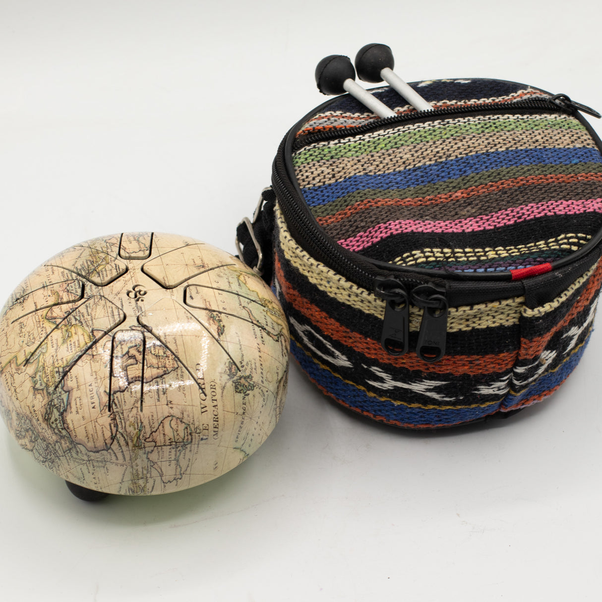 Malý Hapi buben Atlas - 13 × 9 cm