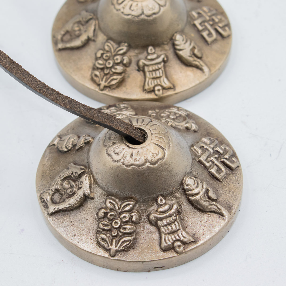Tingsha Tibetano Premium em Latão - Símbolos da Sorte - aprox. 6cm (155g)