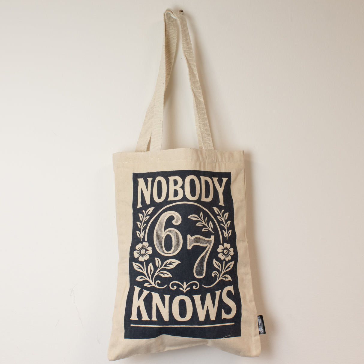 Nomad Sari Iconic Toni Tote Bag – Nobody Knows 67 – Natur 10oz