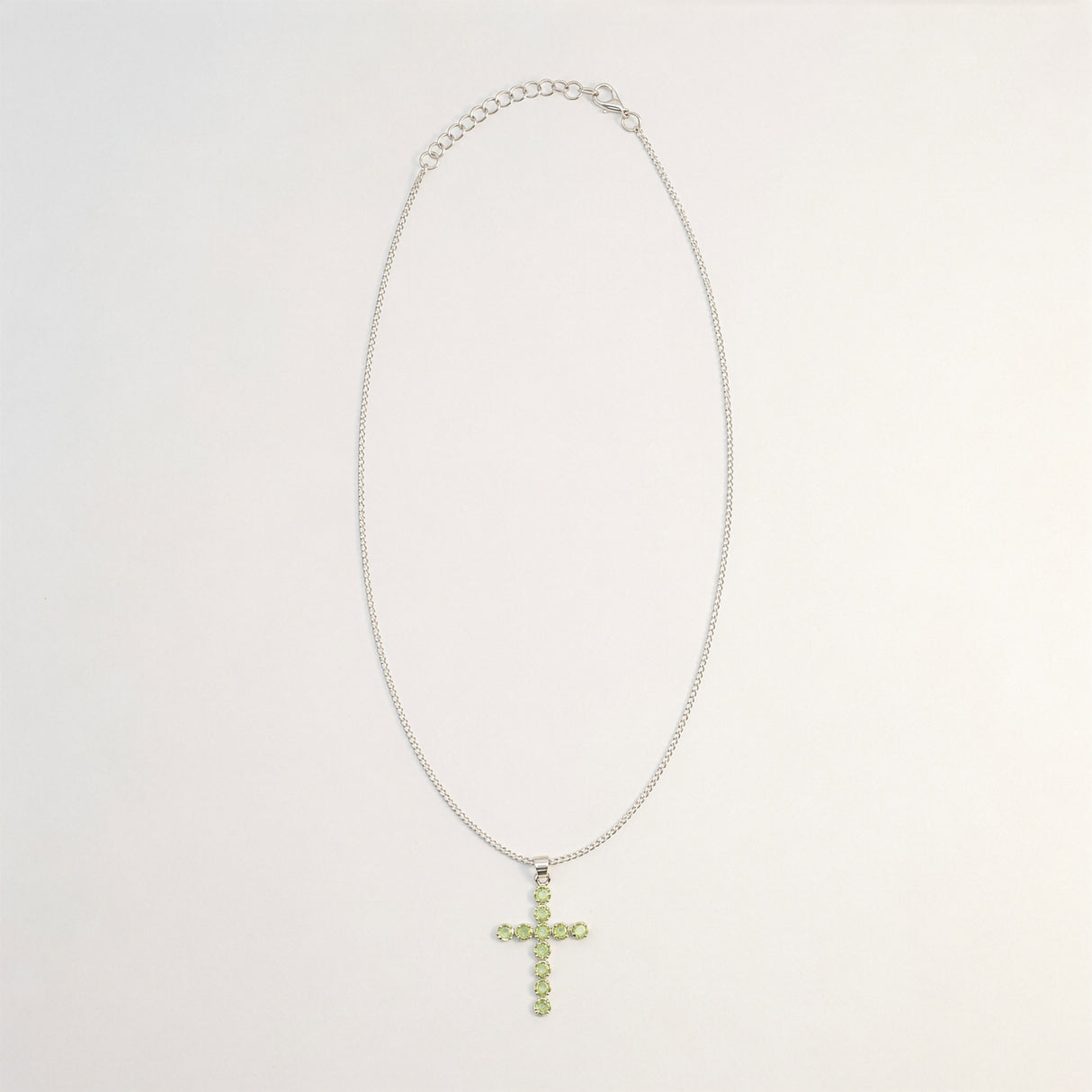 Pendentif Dévotion Indien - Plaqué Argent (Chaîne 45 cm) - Crucifix en Péridot