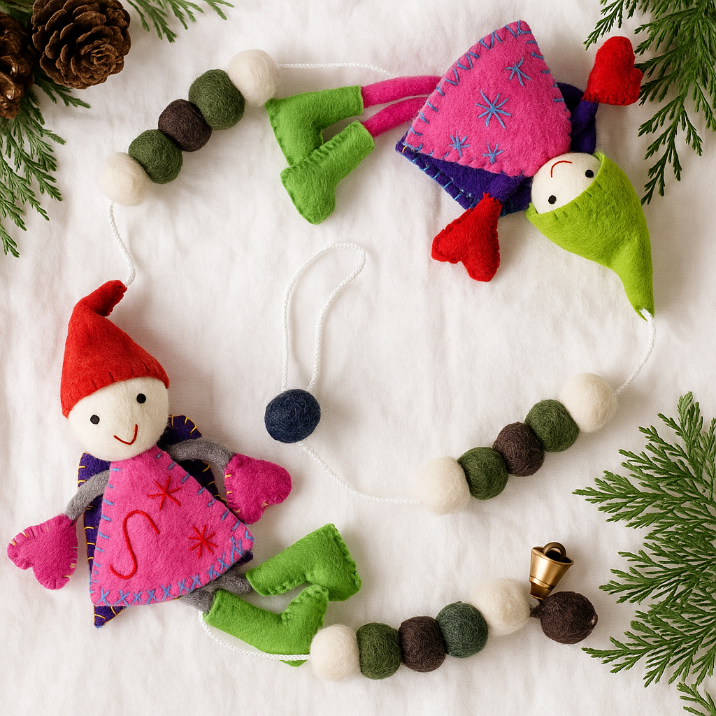 Plstěný vílí andělský girlandový závěs na zeď s rolničkami