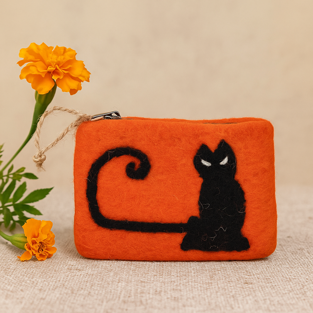 Handgemachte Reißverschlusstasche mit Katzengesicht aus orangefarbenem Filz – Alte Weisheit, nepalesische Handwerkskunst
