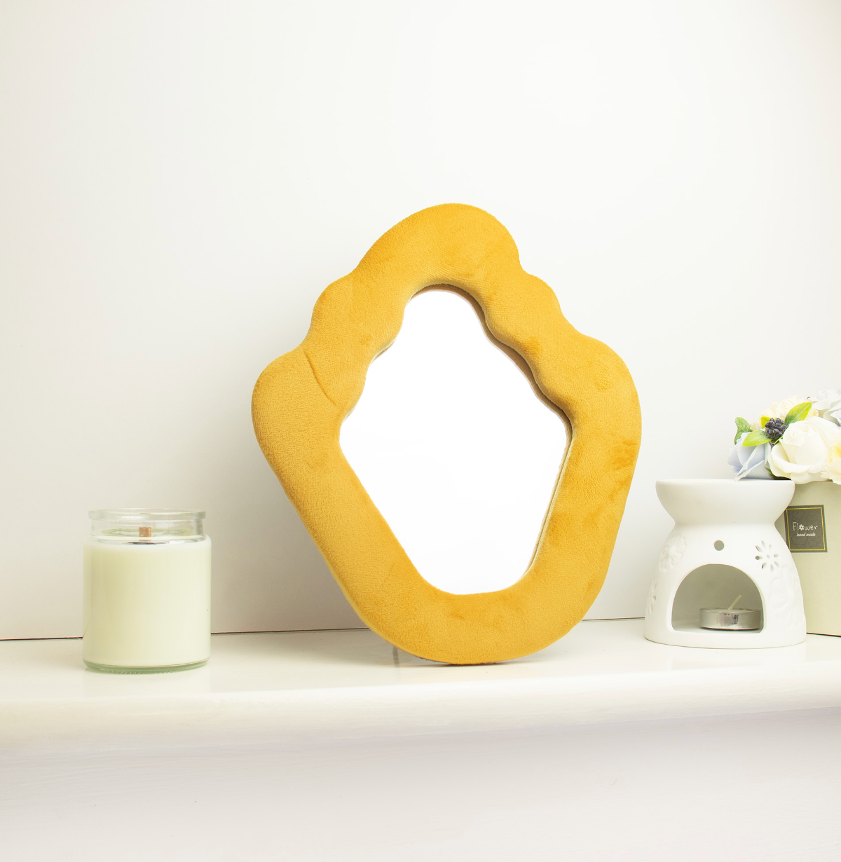 Soft Squiggly Mirror Flame Marigold 23X27 5X2 3Cm