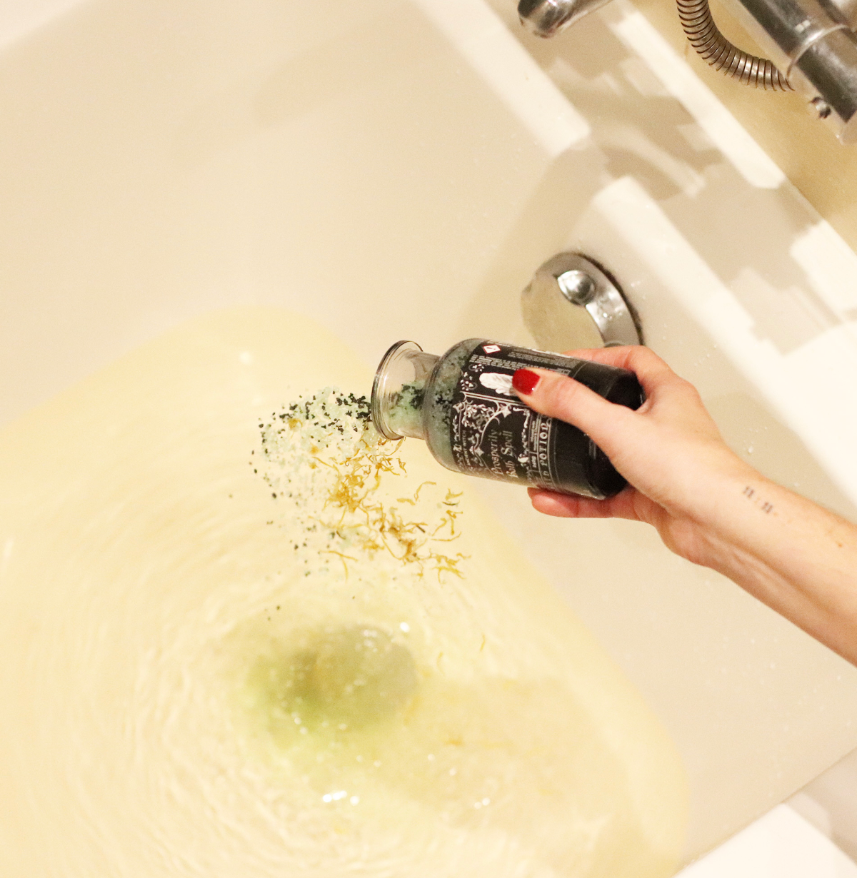 Ancient Witch Bath Spell Potion Aventurine Crystal Amulet Prosperity