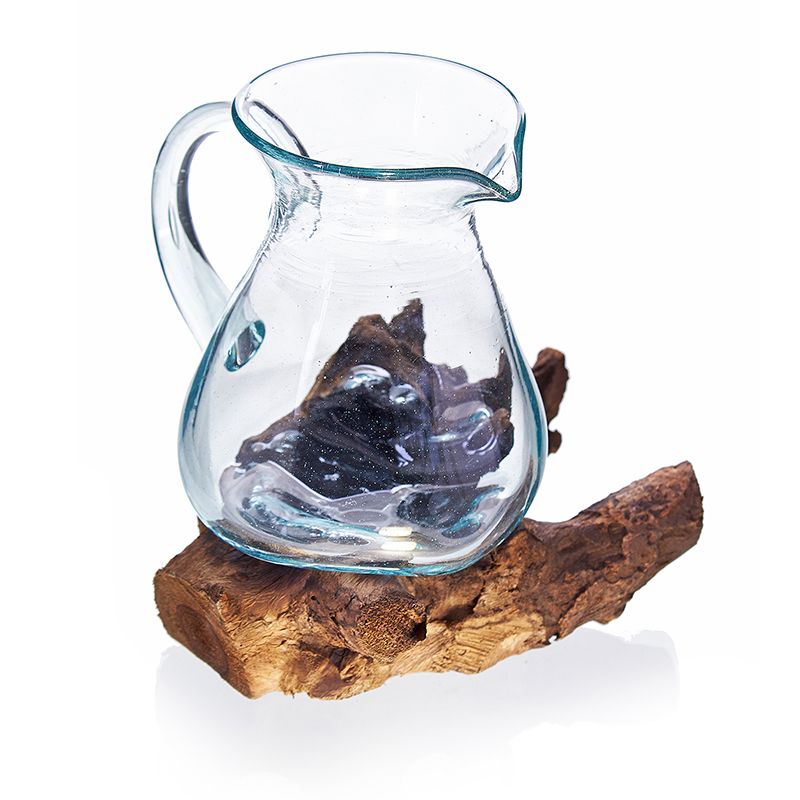 Jarra de agua de vidrio fundido sobre madera flotante de 0,6 l