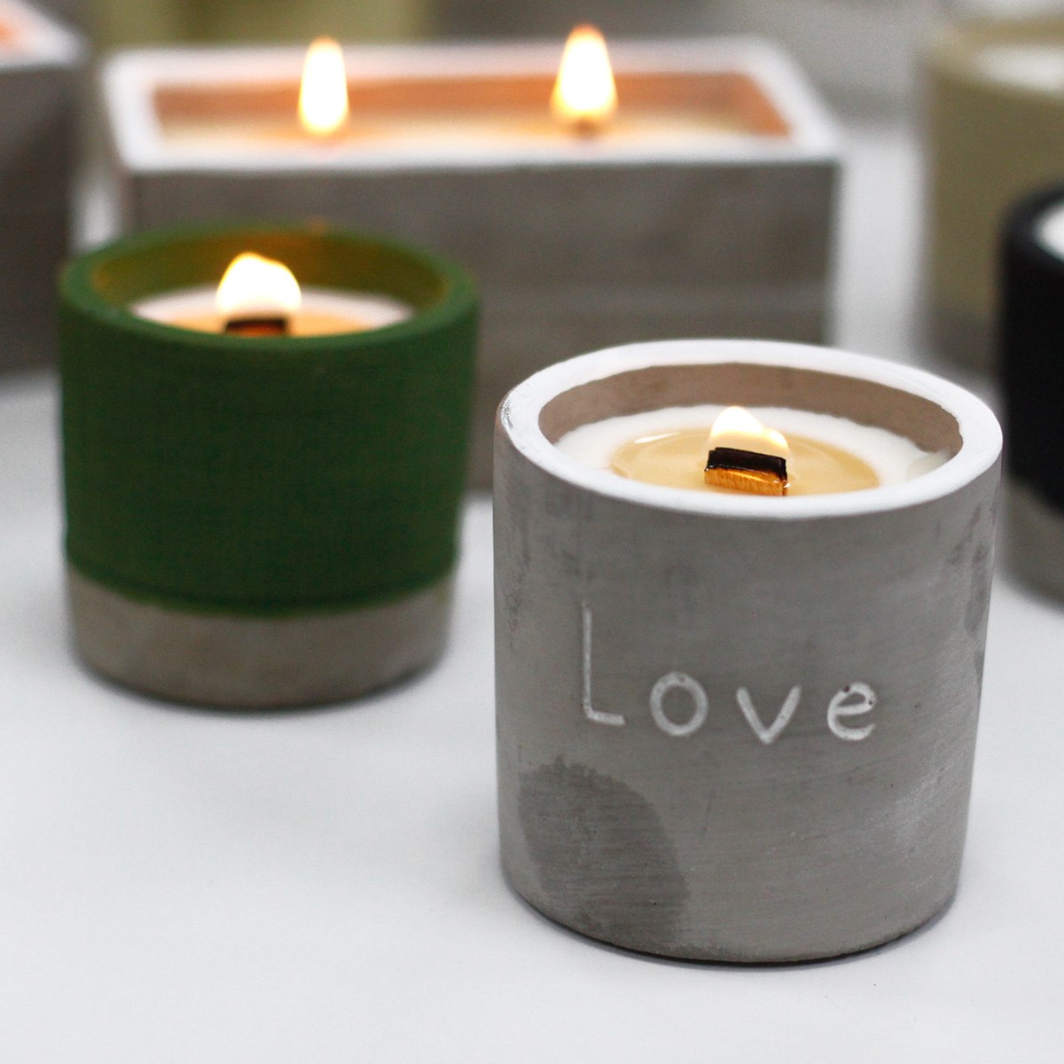 Scented Candle Wooden Wick Purple Fig and Cassis