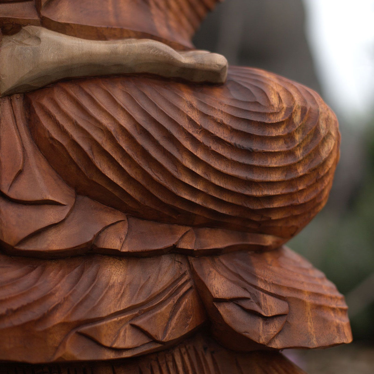 Buddha-staty handkarvad i suarträ tänkande 30cm