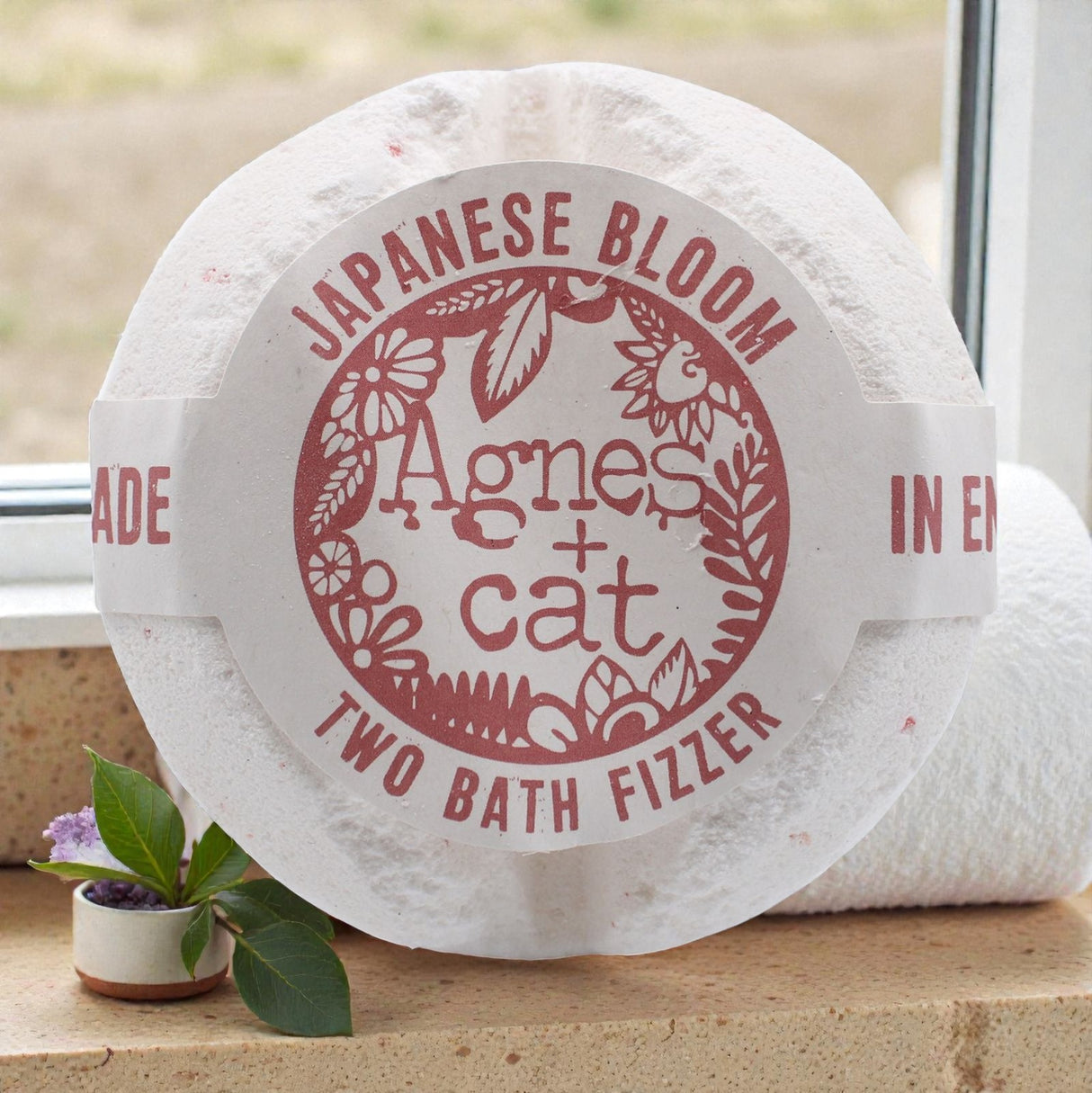 Agnes + Cat Bath Fizzer – Japanese Bloom
