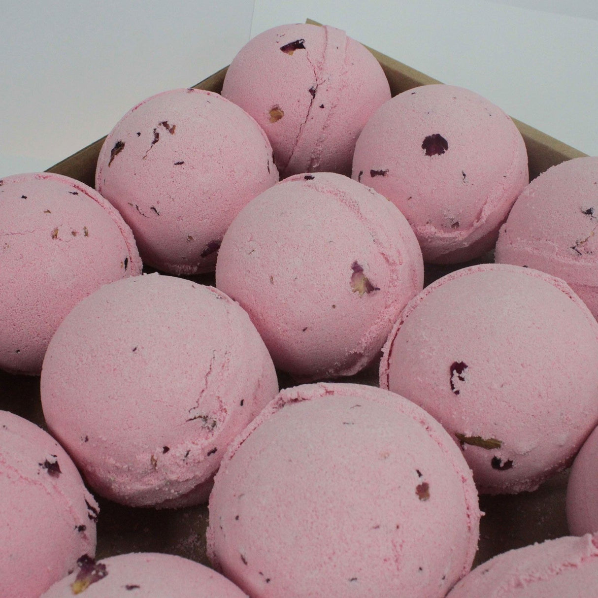 Bomba da bagno rosa e petali 180g