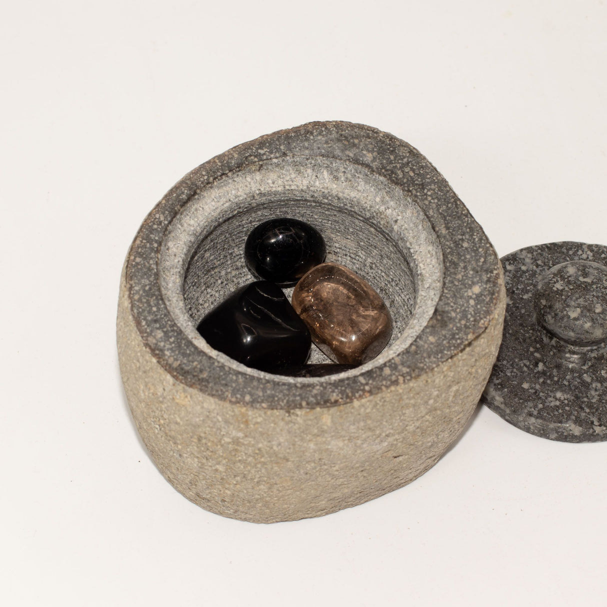 Pot de mise à la terre en pierre de rivière naturelle – Petit (env. 9x7cm)