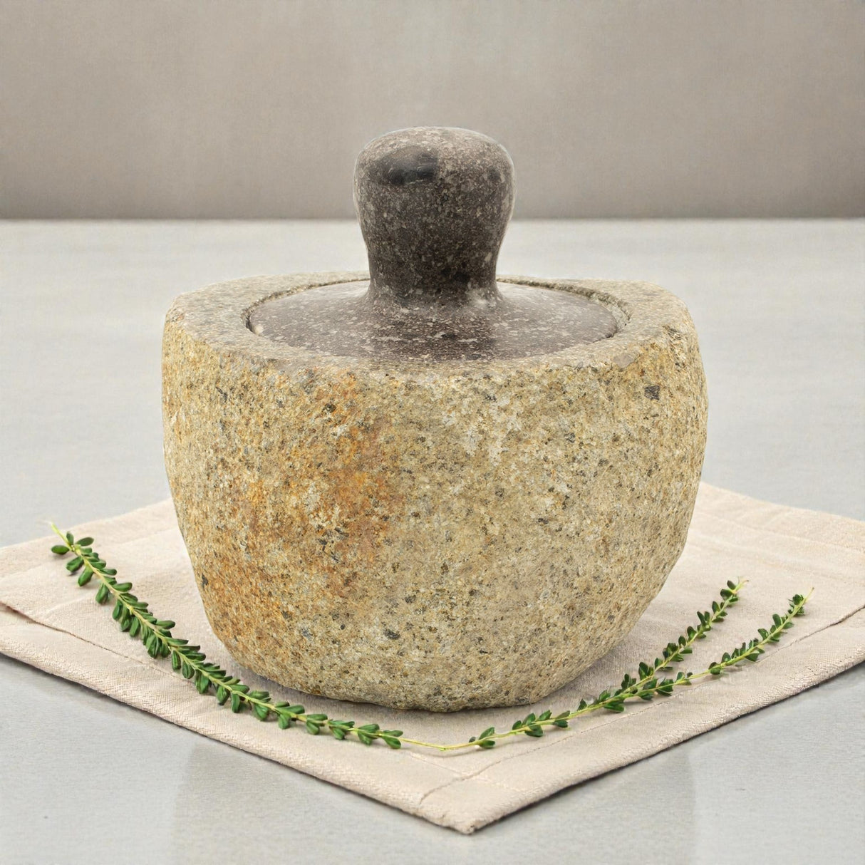 Pot de mise à la terre en pierre de rivière naturelle - Moyen (env. 12x8cm)