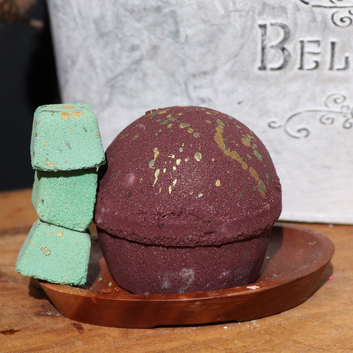 Dubai Bath Bomb - Emerald Oudh Truffle - SHAMTAM.COM