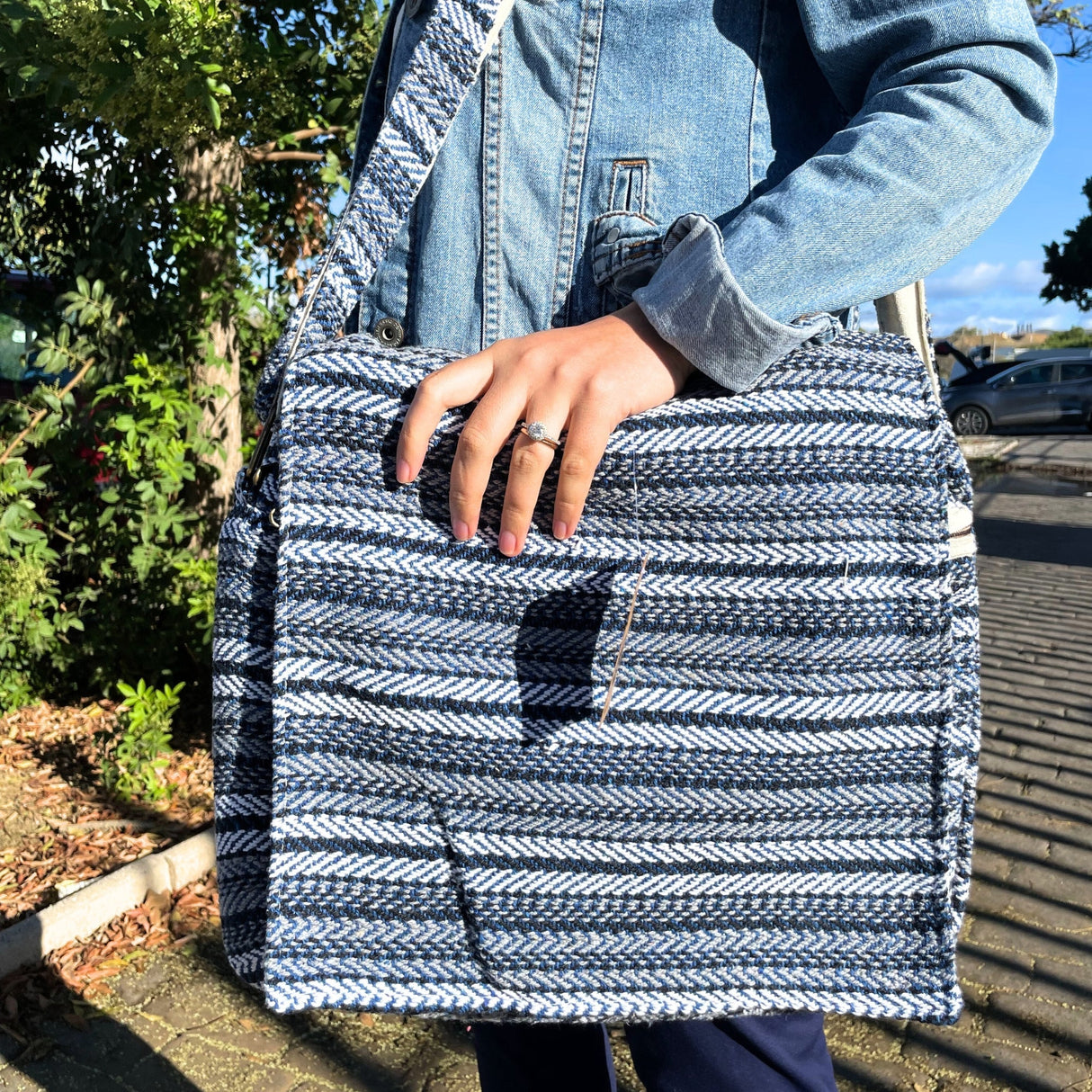 Soft Banjar Laptop Bag - Blue Strips - SHAMTAM.COM