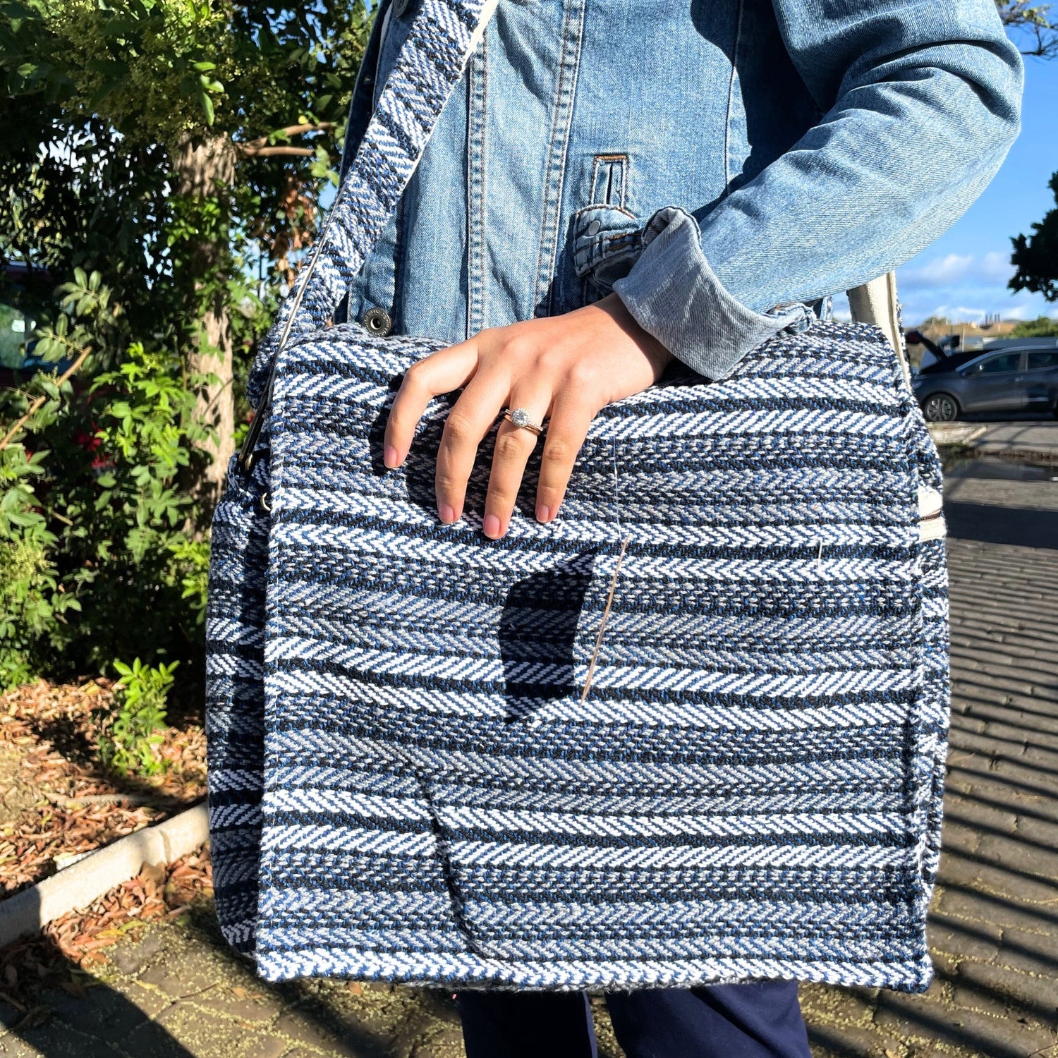 Soft Banjar Laptop Bag - Blue Strips - SHAMTAM.COM