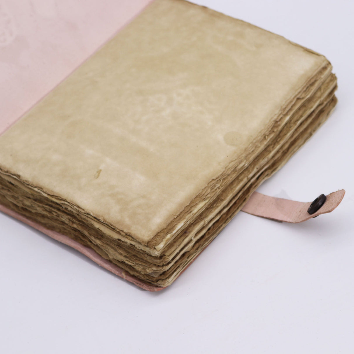 Checkmate Leather Journal - Embossed Horse Knight Design - 200 Pages - Rustic Tan - 20x15cm with Strap Closure - SHAMTAM.COM