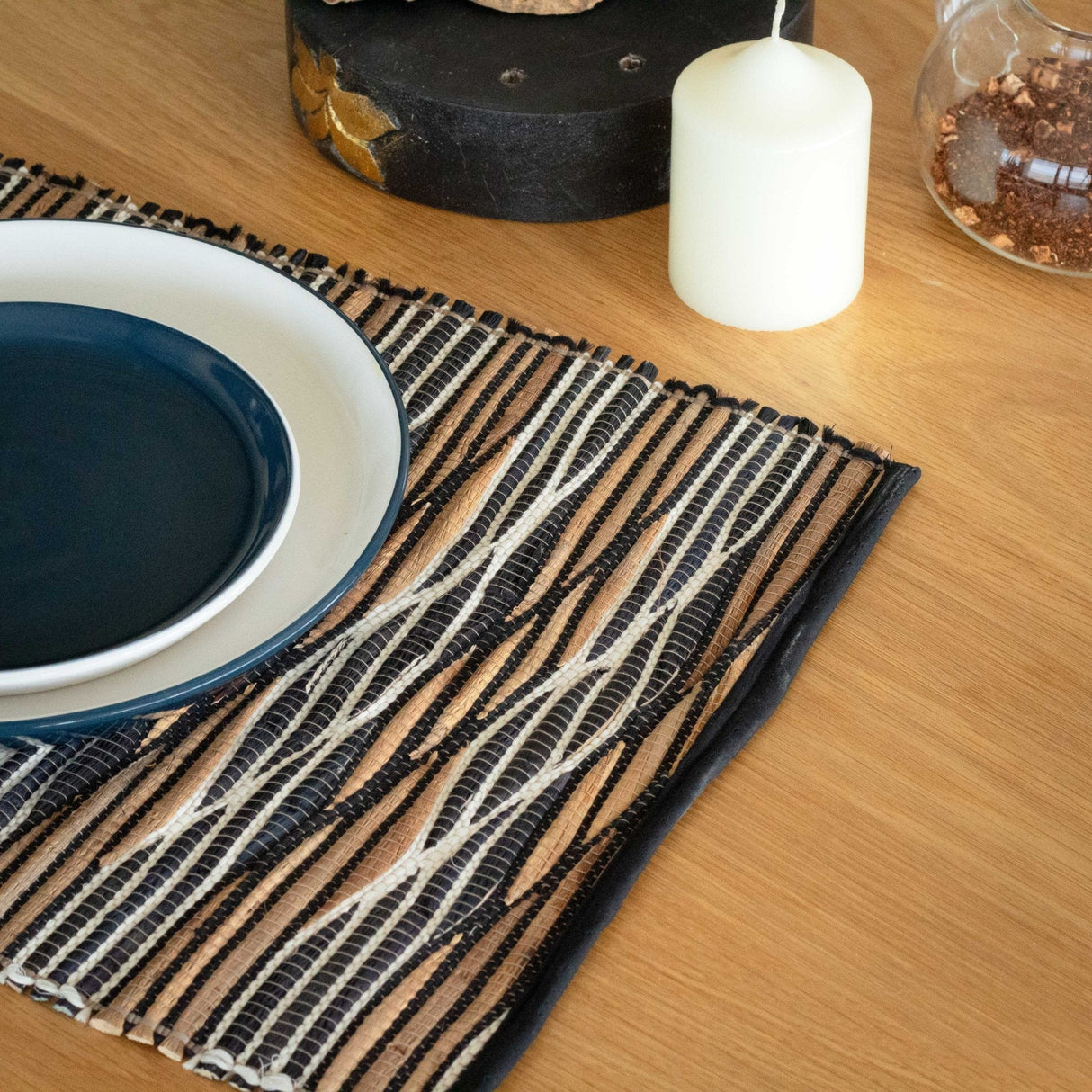 Water Hyacinth Natural Placemat - Black and White Waves - SHAMTAM.COM