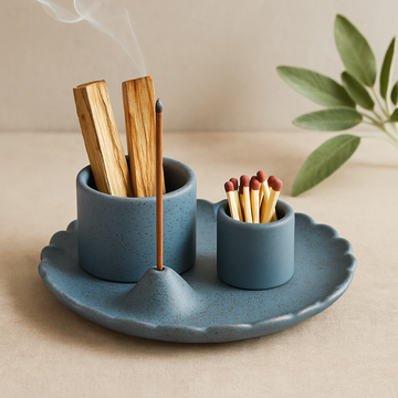 Син керамичен държач за тамян с лотос и Palo Santo