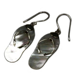 Zilveren oorbellen met parelmoer slippers