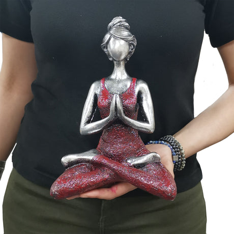 Yoga-Frau Figur – Silber und Bordeaux 24cm