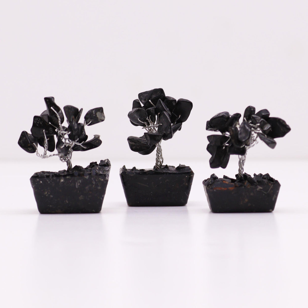 Schwarzer Achat Edelsteinbaum Orgonit Basis 15 Edelsteine
