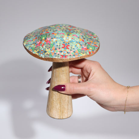 Charming Hand-Painted Wooden Mushroom with Pastel Heart Patterns – Whimsical Décor for Cozy Spaces