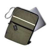 Husă mare pentru laptop olive din pânză cu buzunar lateral acces rapid