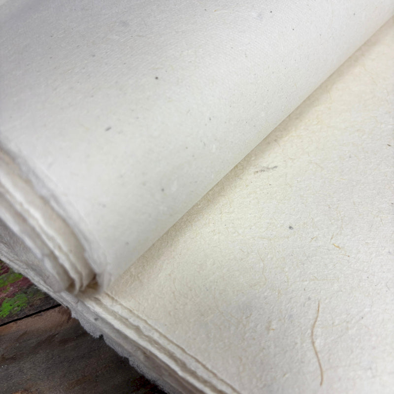 Papel de Artesanato e Embrulho Lokta 51 × 76 cm - Papel Liso 5gms
