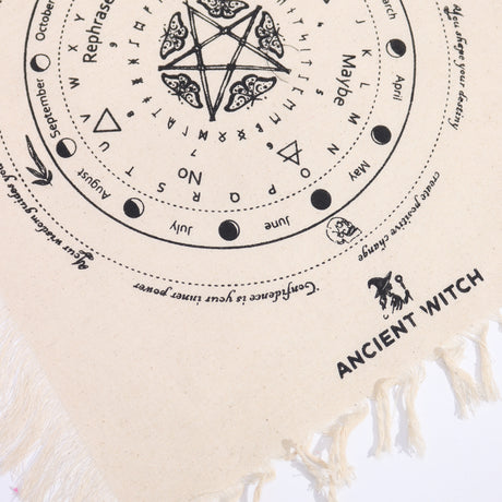 Tuch für Pendeldivination der Alten Hexe – Mystic Moth – Naturfarben & Schwarz