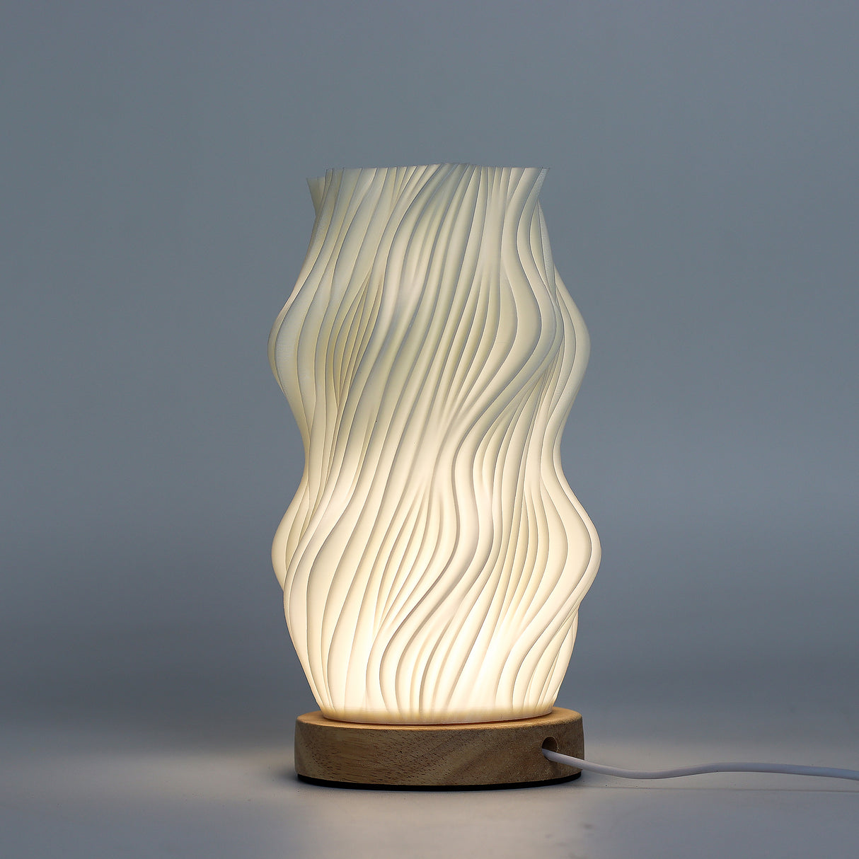 Plissert Bordlampe USB‑C 3-Nivås Dimmbar Trebase