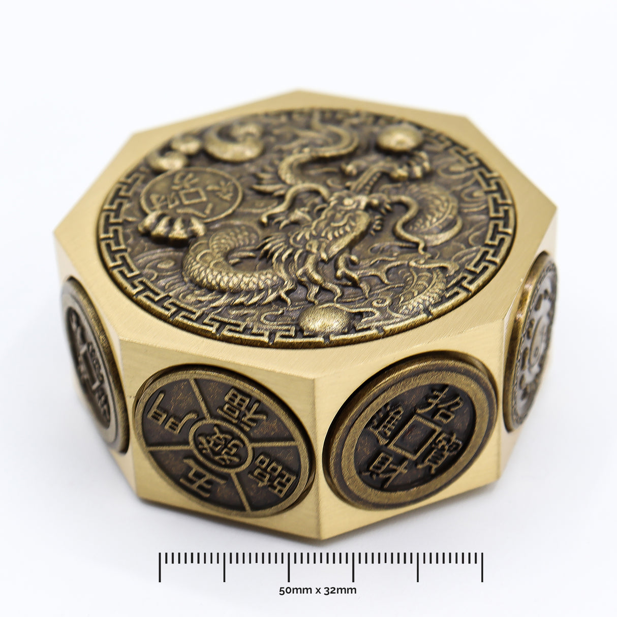 Feng shui Bagua lohikäärme ja onnekas kissa korurasia