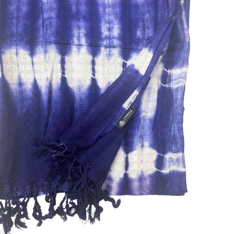 Écharpe légère indigo inspirée du shibori avec franges