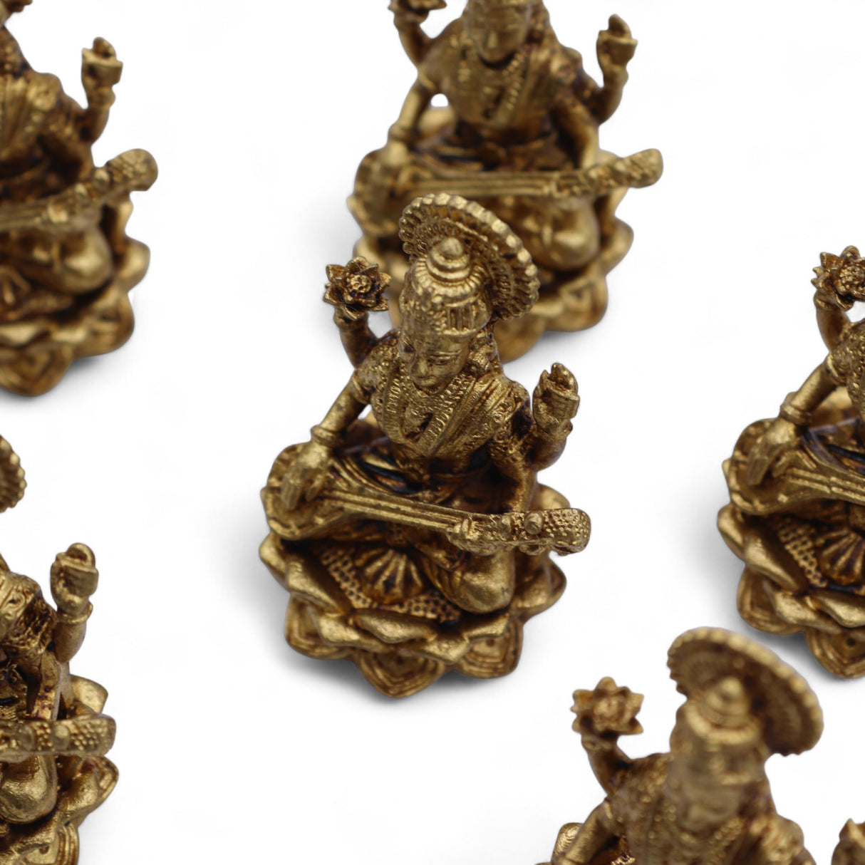 Massive Messing-Göttin Saraswati Mini-Idol, 34 mm