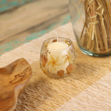 Bougeoir tealight votif en verre recyclé avec fleurs pressées 8x8 cm
