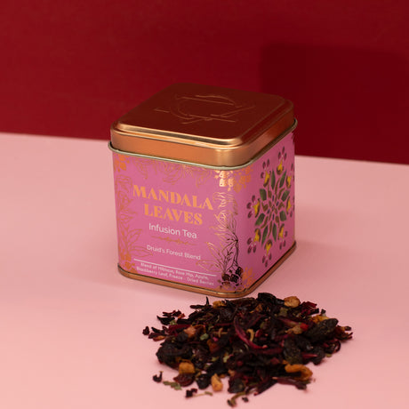 Ceai herbal fără cofeină Druid's Forest cu hibiscus și fructe de pădure