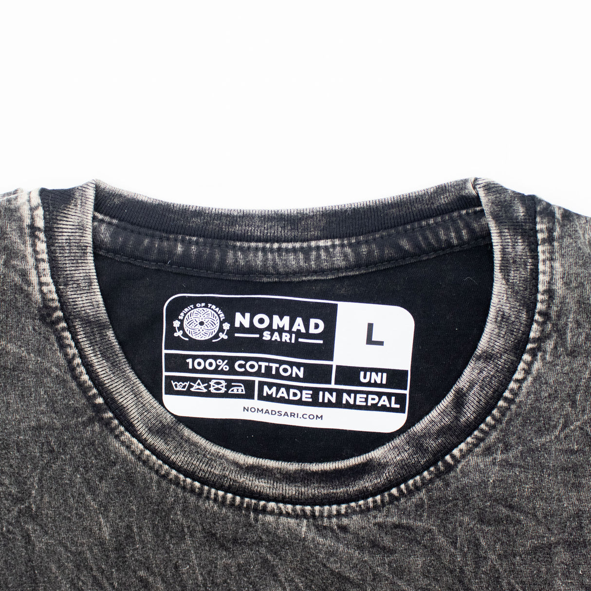 Nomad Sari tričko z stonewashed bavlny – Kompas života – Antracitová – Velikost L