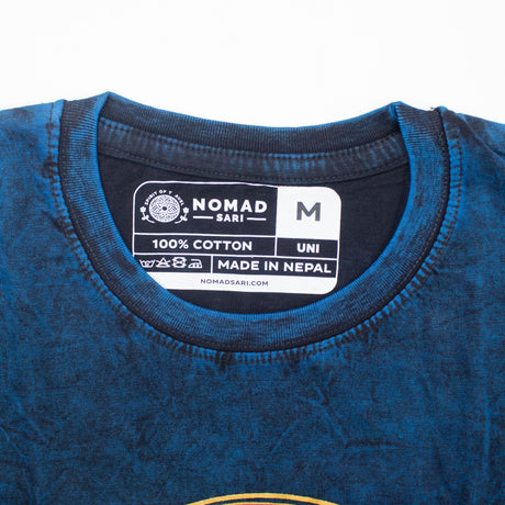 Nomad Sari Stonewashed Baumwoll-T-Shirt – Bleib wild, Mondkind – Blau – Medium