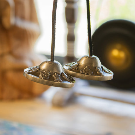 Tingsha Tibetano Premium em Latão - Símbolos da Sorte - aprox. 6cm (155g)
