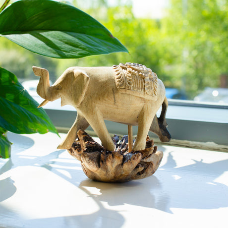 Scultura artigianale in legno Parasite - Elefante in cammino