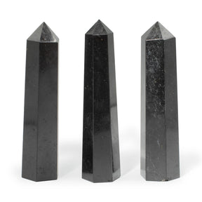 Kamienny obelisk sześciokątny, około 17 cm – czarny turmalin