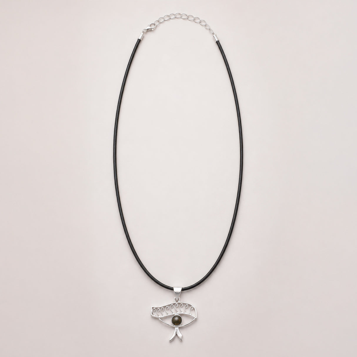 Indický náhrdelník s duchovním motivem - stříbrem pokovený (šňůrka 45 cm) - Cleopatra Eye - Iolit