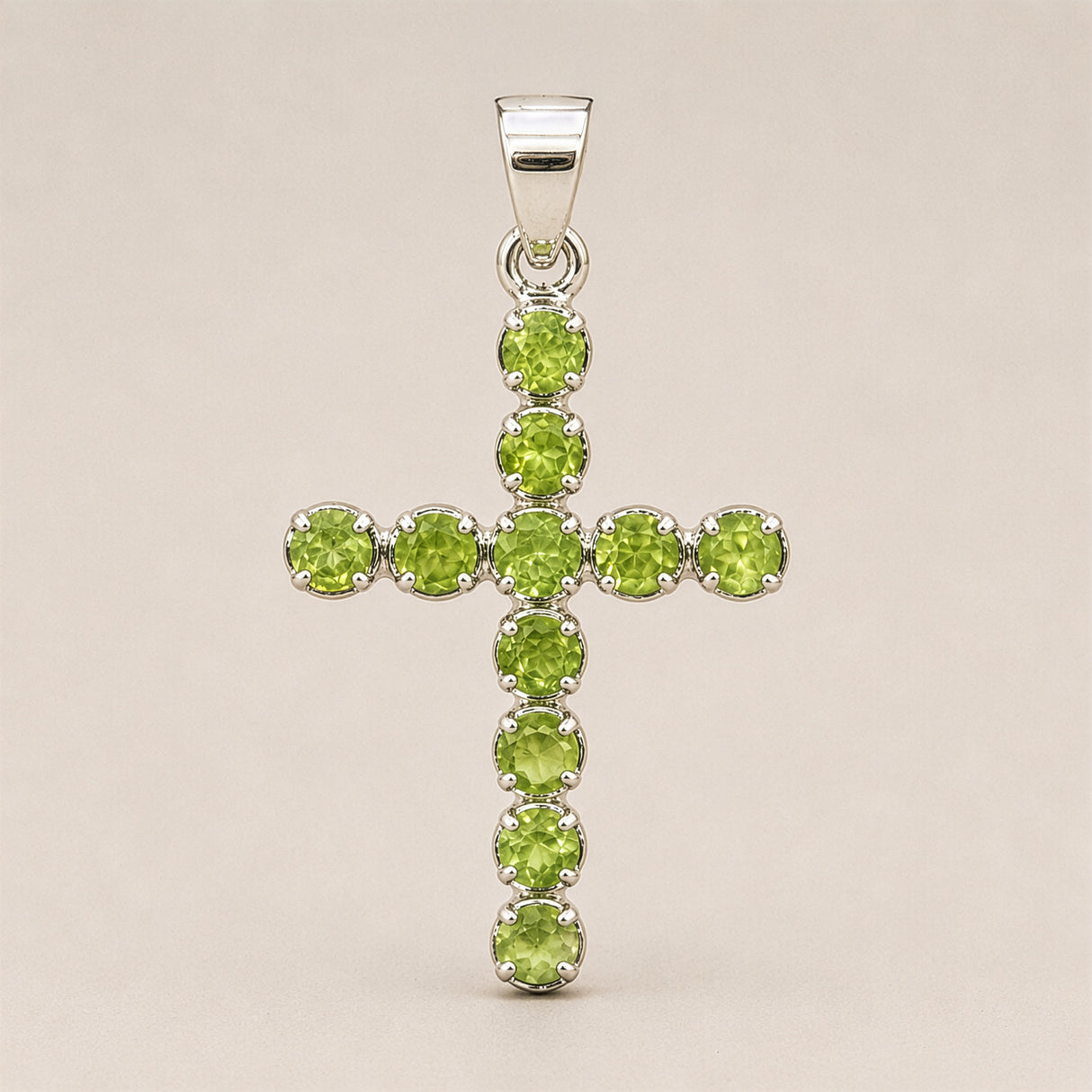 Pendentif Dévotion Indien - Plaqué Argent (Chaîne 45 cm) - Crucifix en Péridot