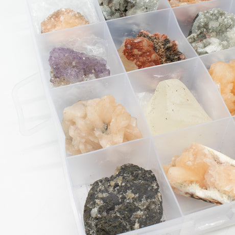 Campioni Minerali - Zeoliti Indiani Misti in Esposizione (Apofilite Bianca, Stilbite, Quarzo a Dito, Ametista, Stilbite Verde, Heulandite)