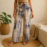 (LXL) Nomad Sari On the Med Collection – Loungehose – Griechisches Motiv in Gold und Blau – handbemalt