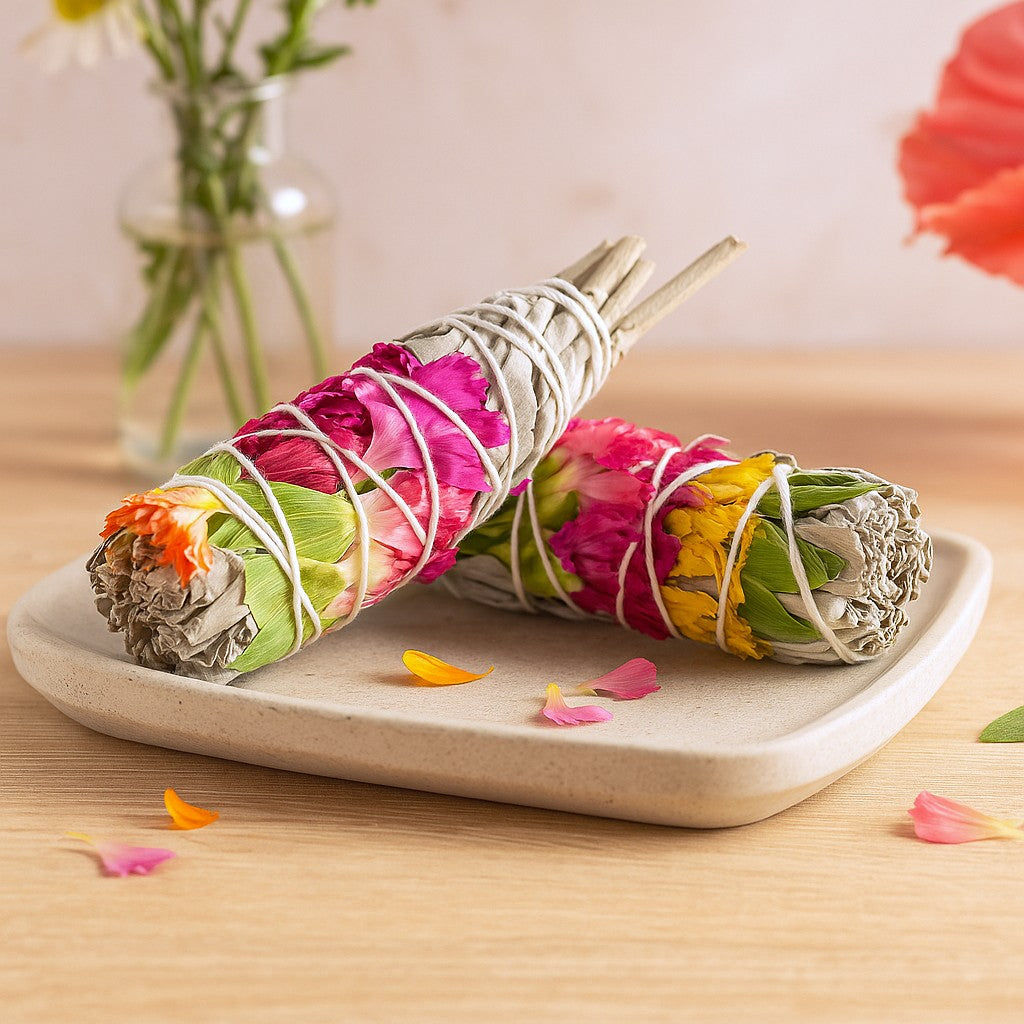 White Sage Smudge Stick With Carnations Daisy 10cm