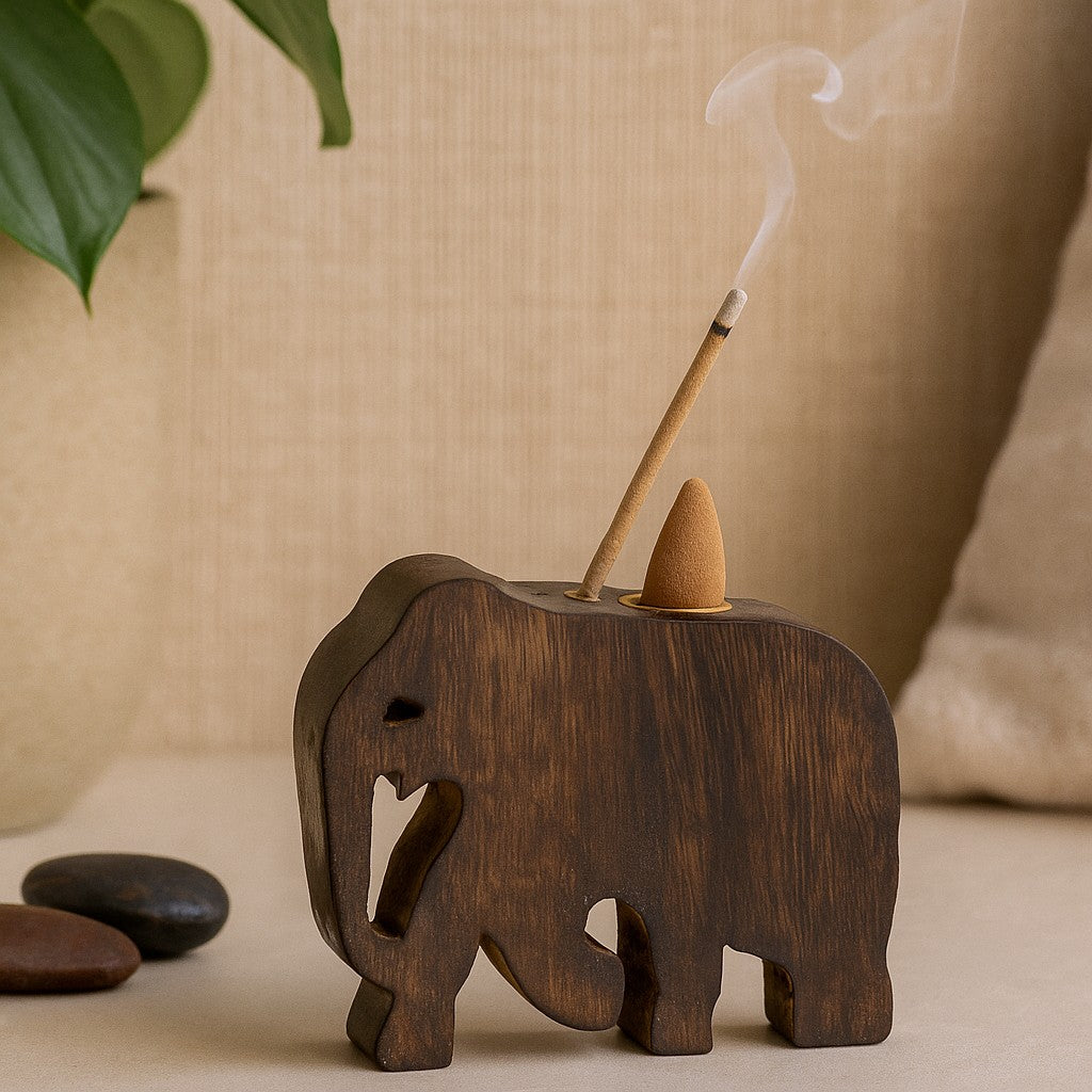Wierookhouder voor stokjes en kegels, houten olifant