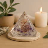 Orgonitová pyramida s krystaly a mědí, 55mm